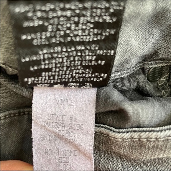 Vince Skinny Jeans in Used Black - Picture 4 of 6